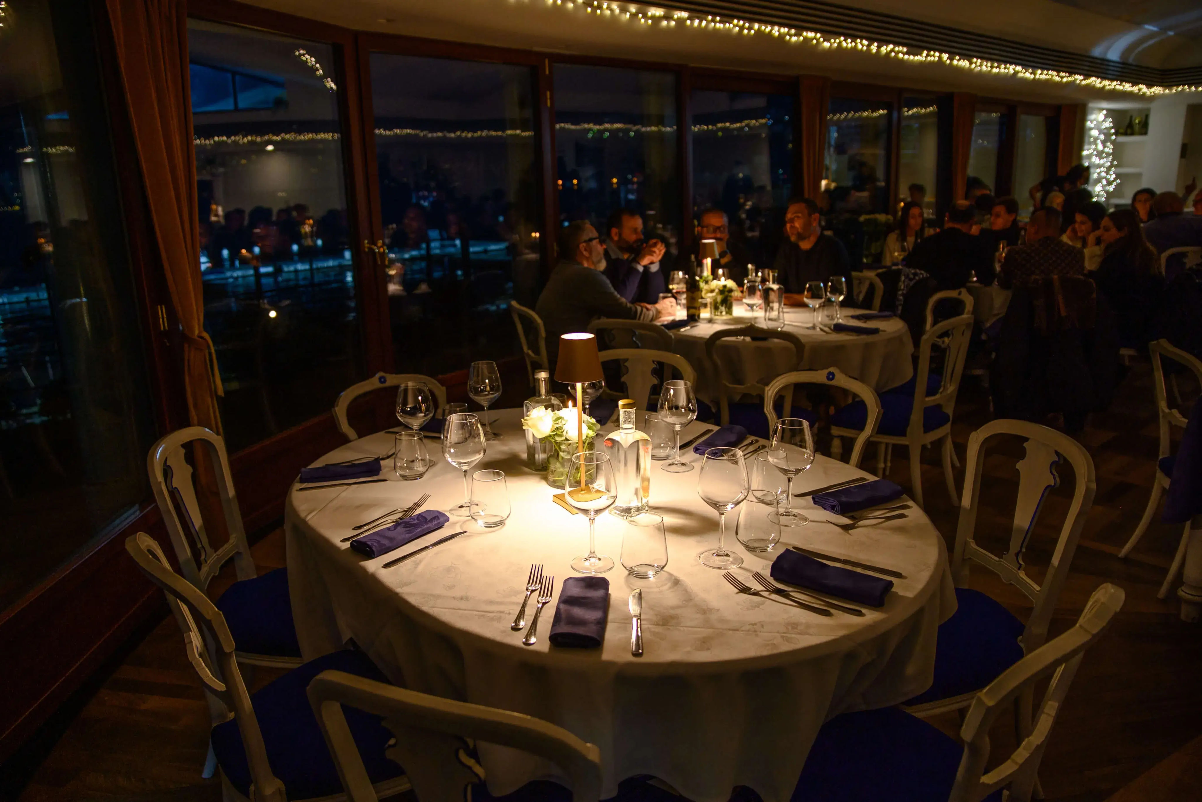 YACHT CLUB