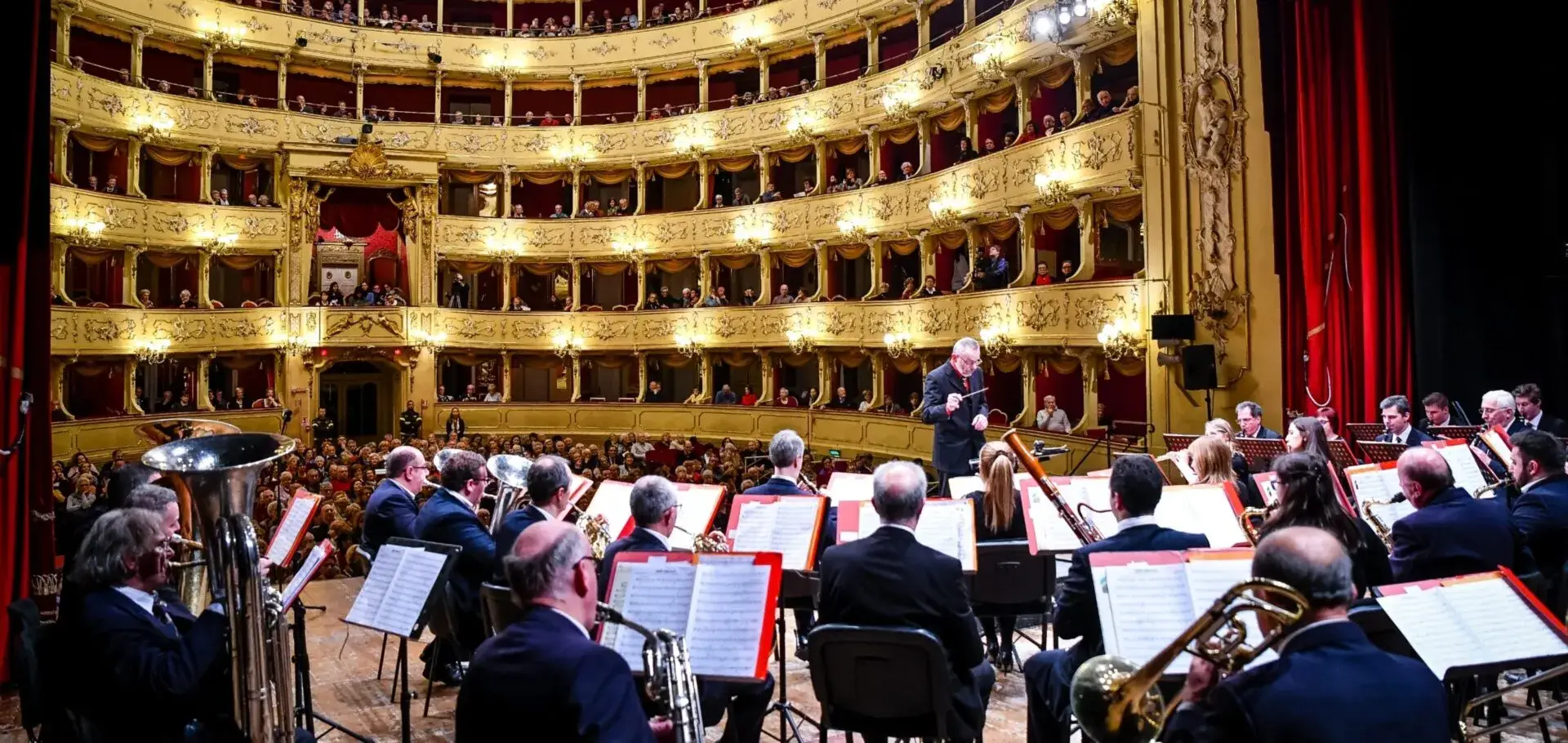 Package experience banner