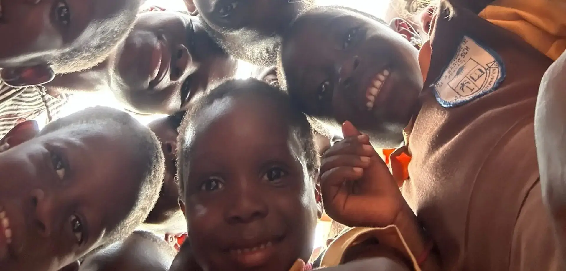 Fullscreen Banner background