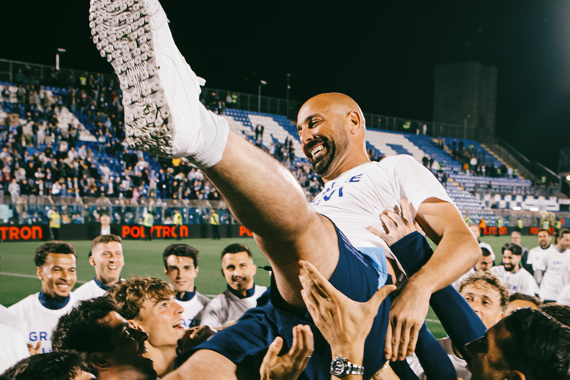 Una Leggenda Saluta: Pepe Reina appende i guantoni - Como 1907