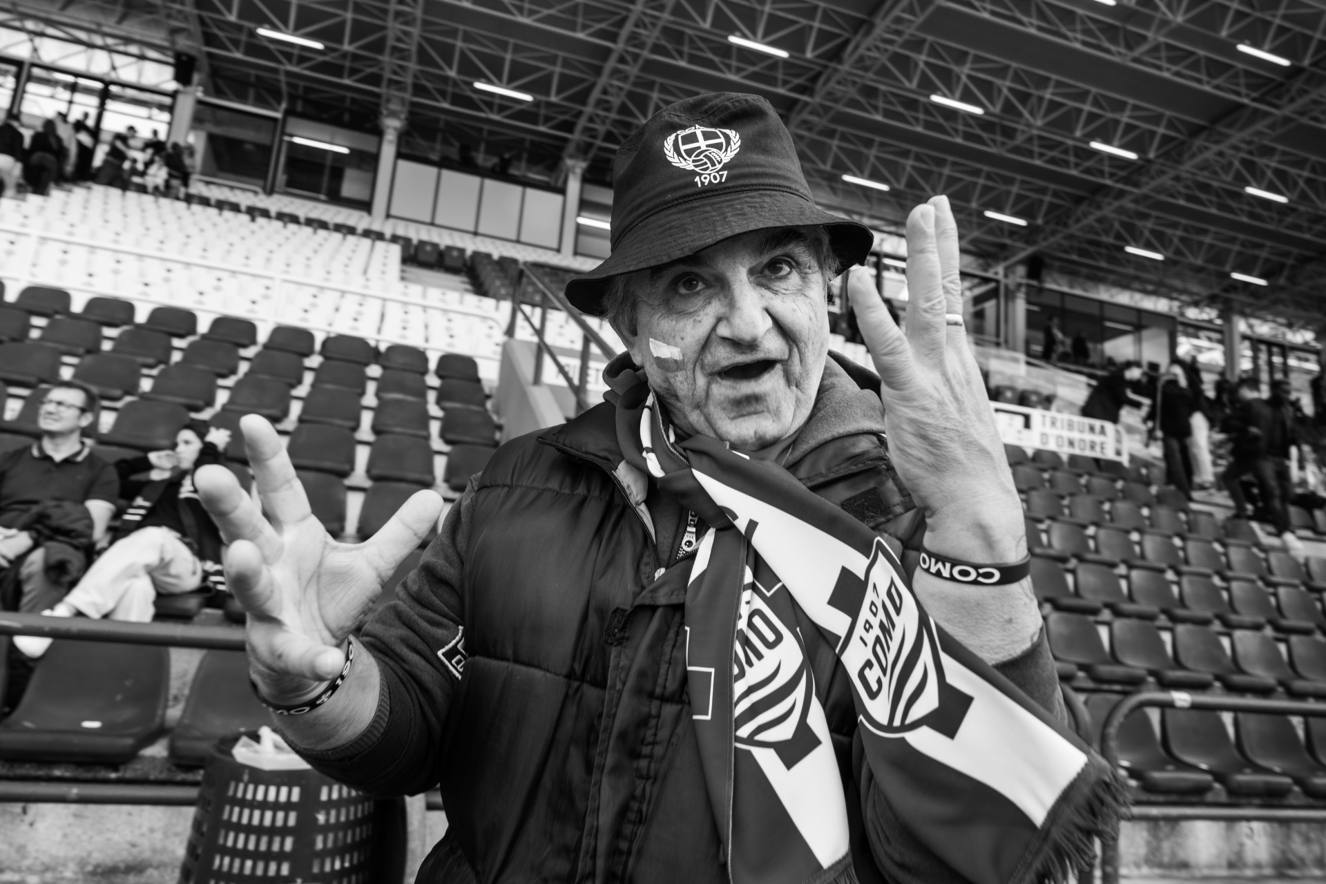 Gabriele Micalizzi: Tra zone di guerra e curva - Como 1907