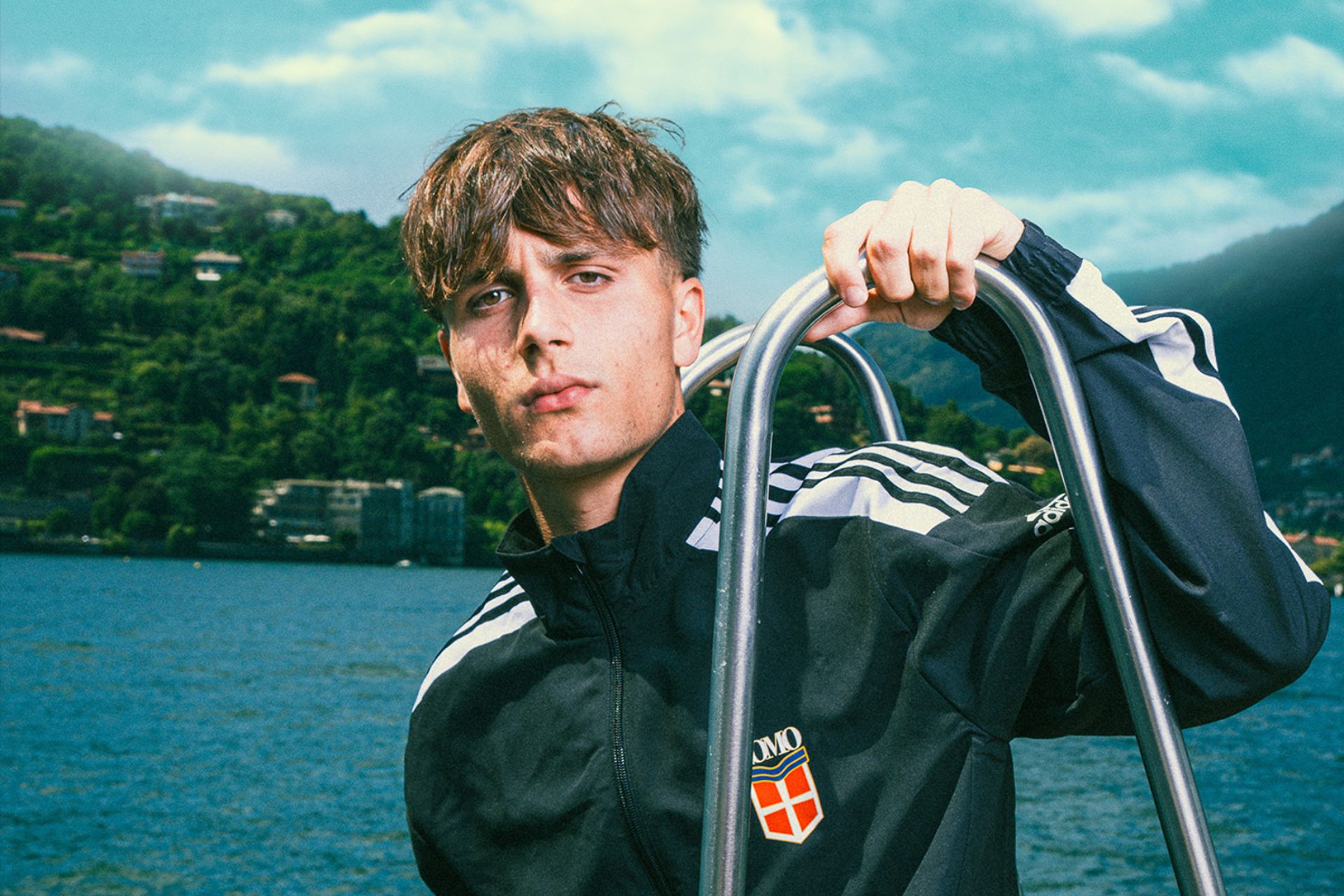 Italo Bulgheroni Signs First Professional Contract as Como 1907 Continues Investment in Italian Youth Development - Como 1907