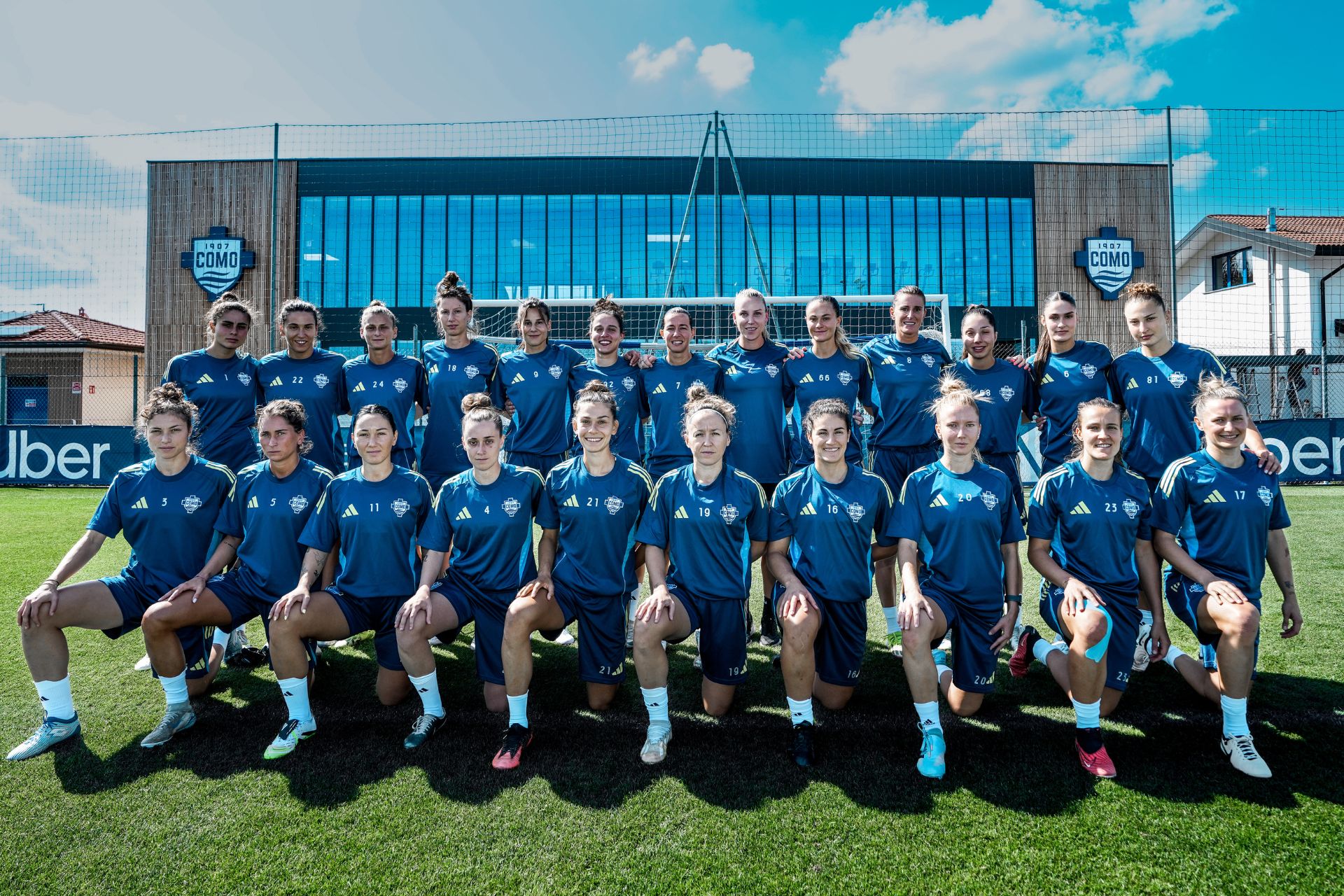 Le lariane svelano la nuova squadra per il campionato di Serie B - Como 1907